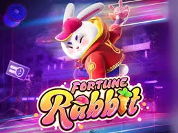 Tela inicial do Fortune Rabbit com símbolo do coelho dourado e fundo vermelho do Ano Novo Chinês